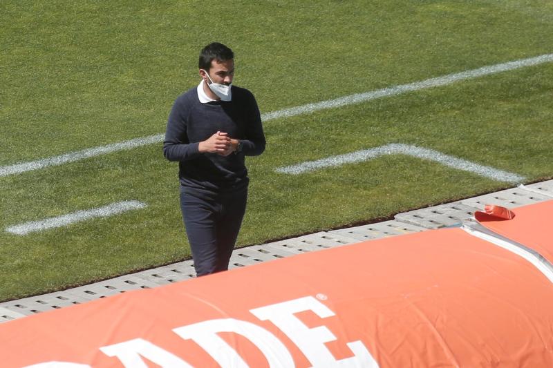 Felipe Núñez dejó de ser DT de Deportes Santa Cruz - Créditos: Agencia Uno