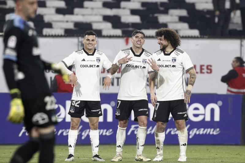 Carlos Palacios y Maximiliano Falcón dejaron Colo Colo a fines de 2024 - Agencia Uno