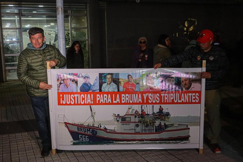 Agencia Uno - Abogado de familiares de pescadores del Bruma confirma hallazgo de restos biológicos en peritajes a buque Cobra