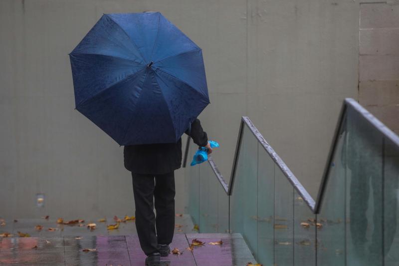 Chubascos en Santiago y otras ciudades - Agencia Uno