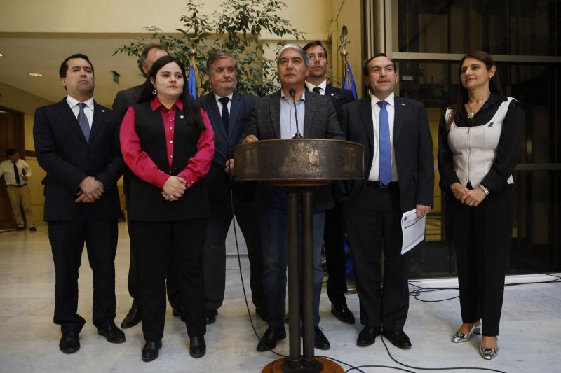 Aton- Diputados de oposición ingresaron AC contra delegado Durán