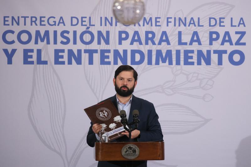 Aton - Presidente Boric recibió el informe final de la Comisión para la Paz y el Entendimiento