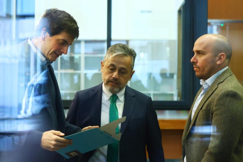 Aton- Diputados Diego Schalper, Eduardo Durán y Andrés Longton ingresaron denuncia por mal uso de licencias