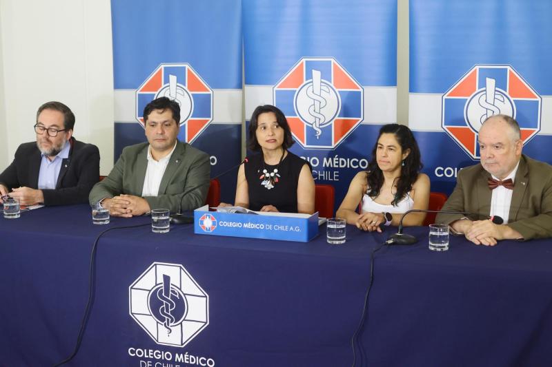 Aton- Mesa directiva del Colegio Médico