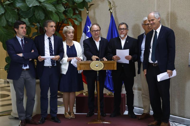 Aton- En noviembre de 2024, senadores de distintos sectores ingresaron reforma al sistema político