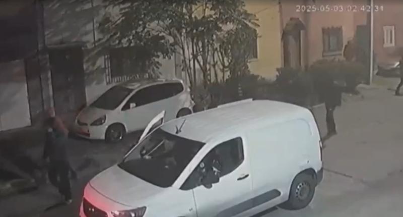 T13 - Terrible balacera afecta sede sindical en San Miguel: Vecinos apuntan a enfrentamiento entre barristas | Captura de video