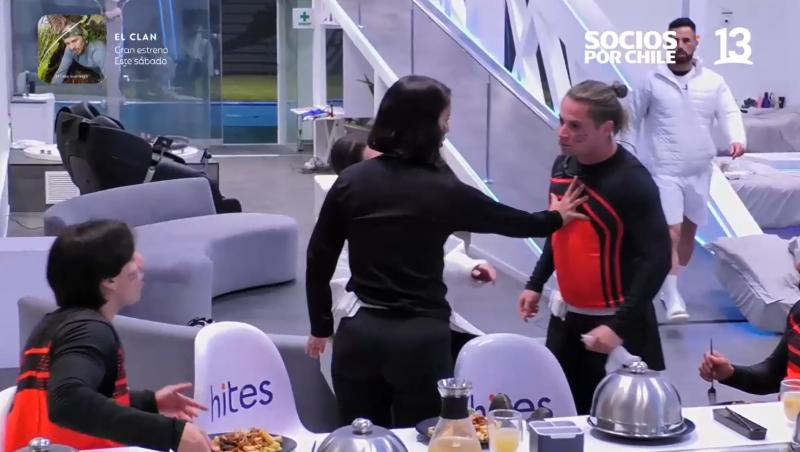 Canal 13 - Pelea entre El Princeso y Alan Didier en Mundos Opuestos