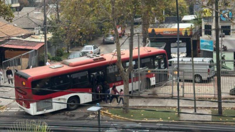 Accidente de micro en Las Condes - Sosafe