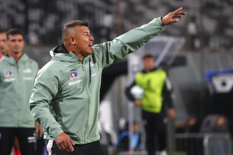 Jorge Almirón recibió el respaldo de Daniel Morón en Colo Colo - Créditos: Photosport