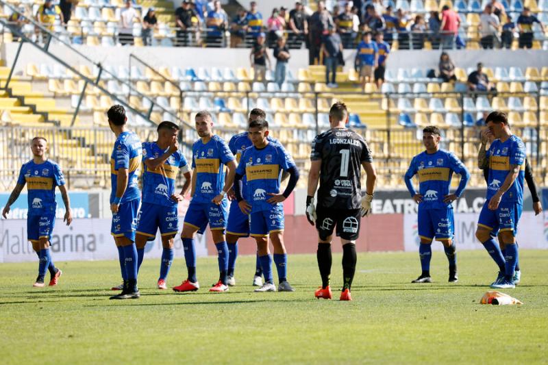 Confirman salida de Everton tras crisis del club - Créditos: Photosport