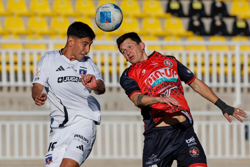 Hinchas de Colo Colo contra Salomón Rodríguez - Créditos: Photosport