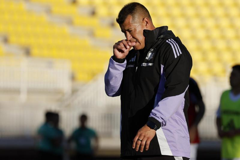 Photosport - Jorge Almirón probó una inédita formación en Colo Colo