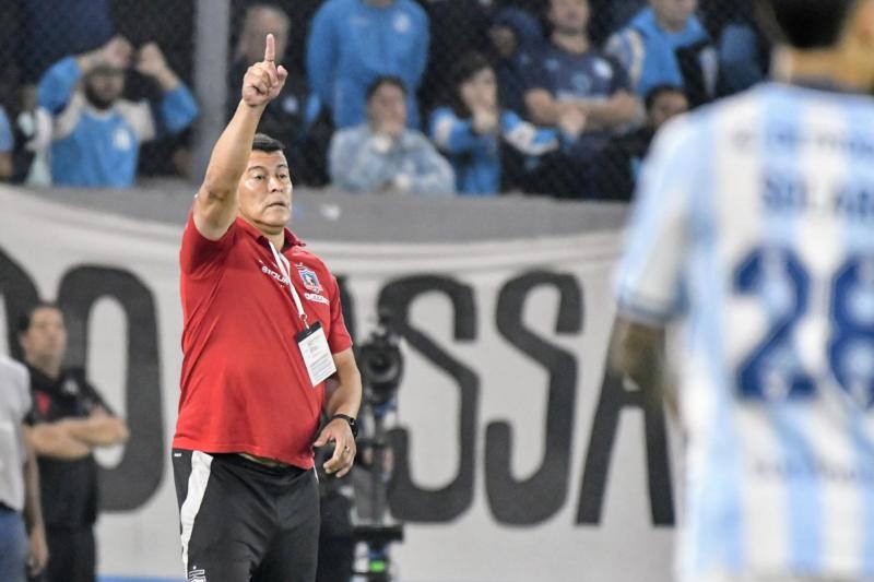 Jorge Almirón no seguiría en Colo Colo - Photosport