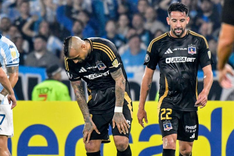 Carlos Caszely critica a Jorge Almirón y Arturo Vidal en Colo Colo - Photosport