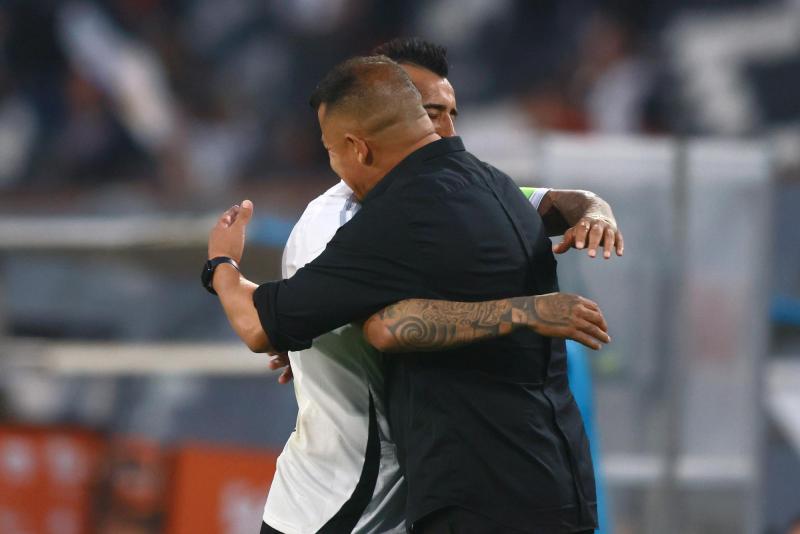 Photosport - Arturo Vidal le dio un espaldarazo a Jorge Almirón en Colo Colo