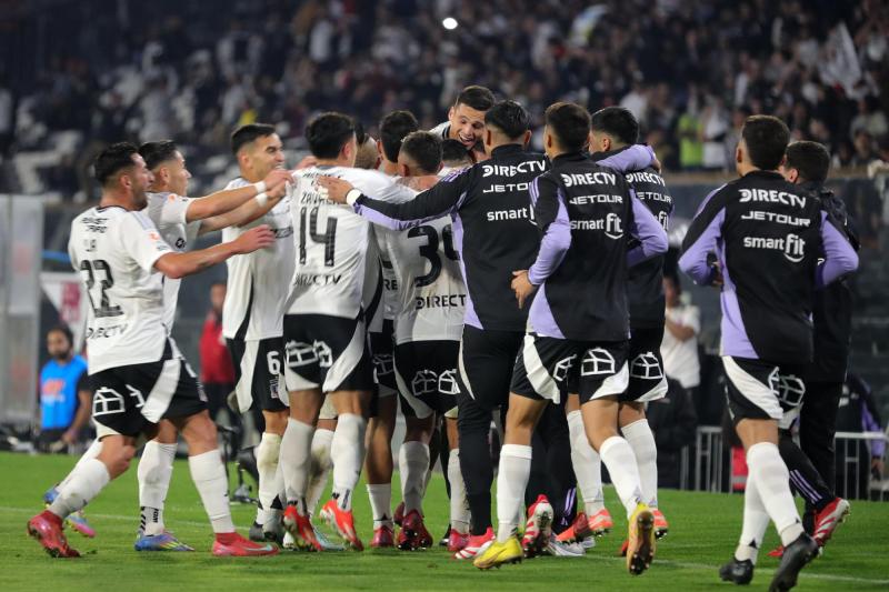 Photosport - Colo Colo goleó a Unión Española