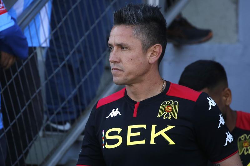 Photosport - Unión Española informó la renuncia de Gustavo Canales