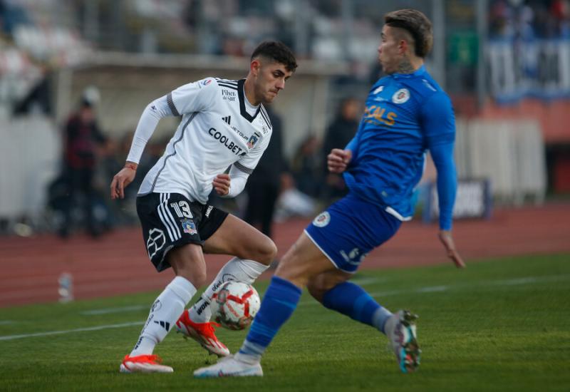 Hinchas de Colo Colo critican posible titularidad de Bruno Gutiérrez - Photosport