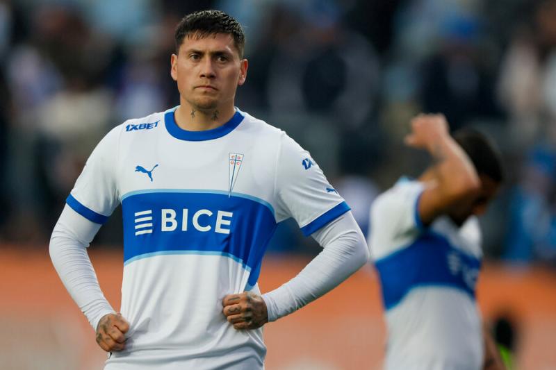 Nicolás Castillo envía mensaje a hinchas de la UC - Créditos: Photosport