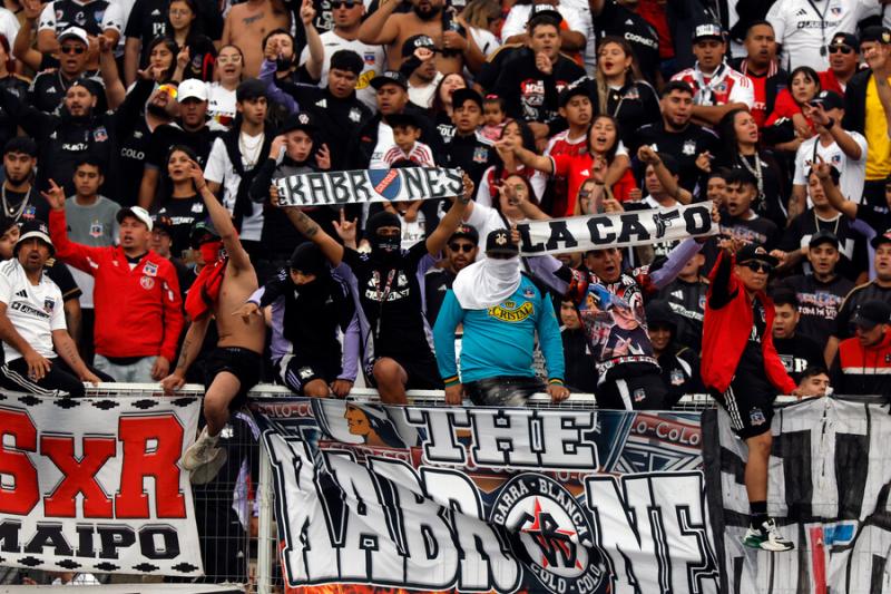 Reunión entre plantel de Colo Colo y Garra Blanca - Créditos: Photosport