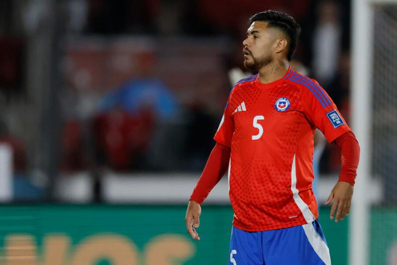El defensa Paulo Díaz en baja en la Roja - Créditos: Photosport