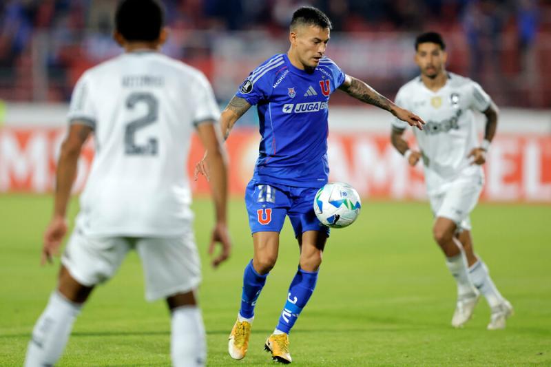 U de Chile estrena camiseta en Copa Libertadores ante Botafogo - Photosport