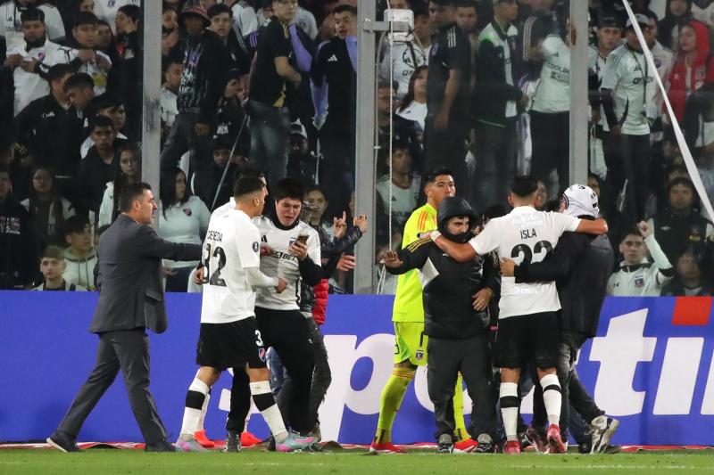 Colo Colo ya recibió el castigo de la Conmebol - Photosport