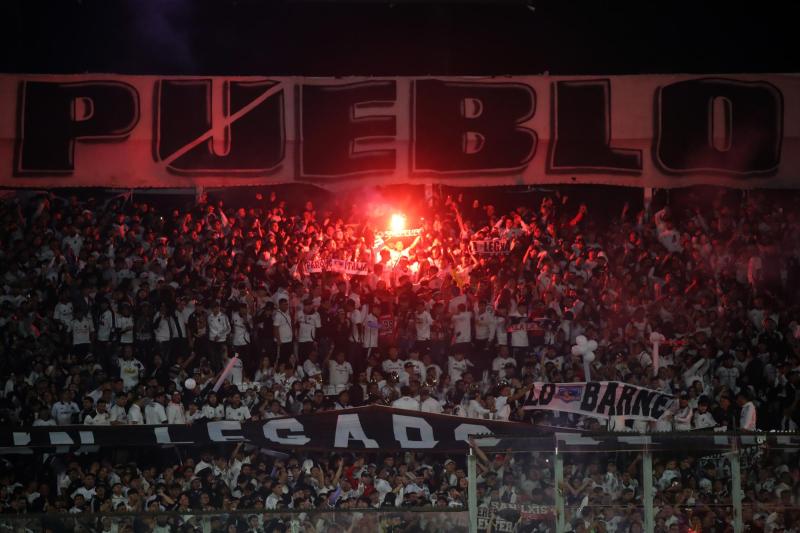 Photosport - Fortaleza prohibió el ingreso de hinchada de Colo Colo