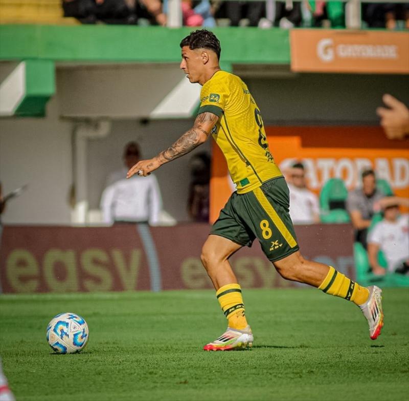 Instagram @cesvrperezz_21 - César Pérez le convirtió a Independiente Rivadavia