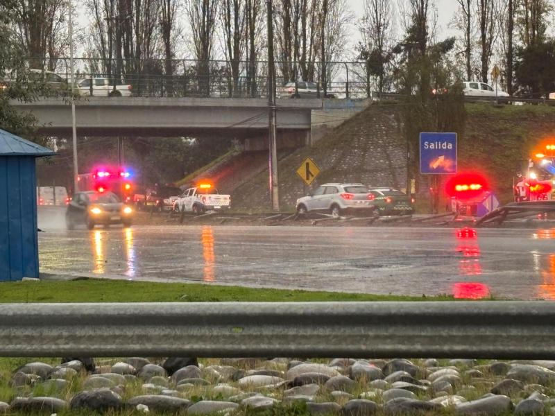 T13 - T13 - Bus sufre grave accidente en Ruta 5 Sur cerca de San Fernando: Hay al menos dos muertos