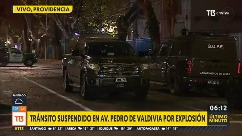 Investigan artefacto explosivo que explotó en oficina de Providencia: Tránsito cortado desde la medianoche