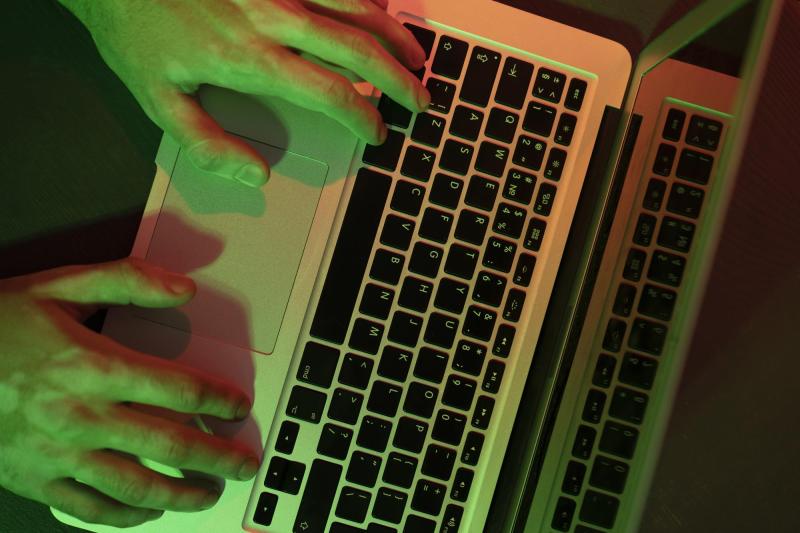 ¡Alerta de fraude!: Protege tus compras online con estos consejos clave - Freepik