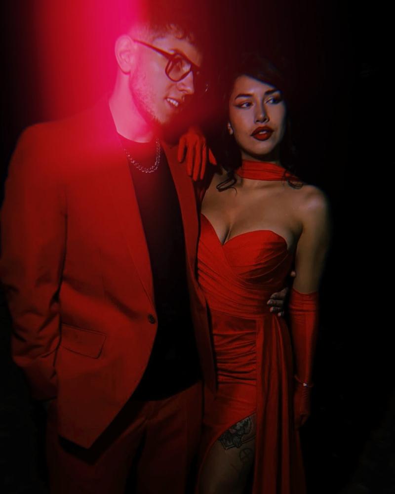 Instagram - Eskarcita y Julitroz