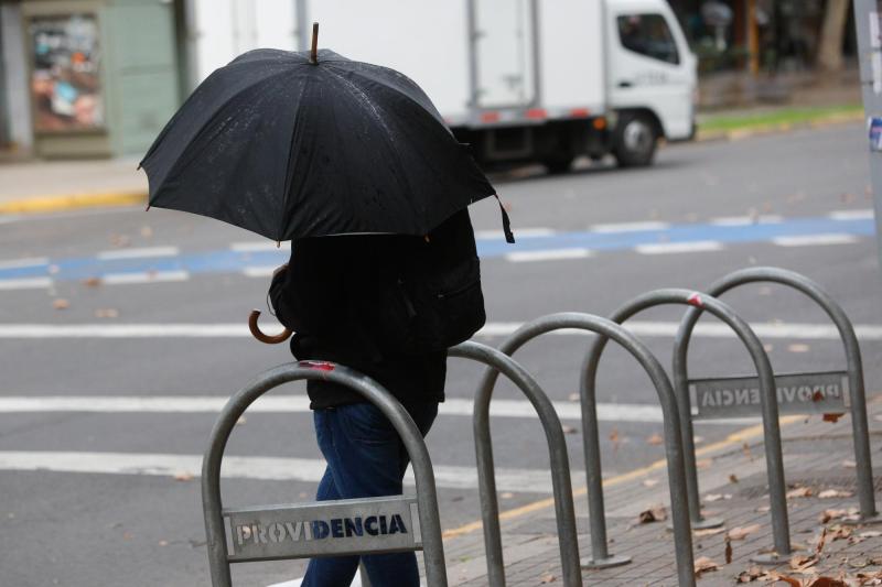 Tren de sistemas frontales llegará a Santiago - Agencia Uno