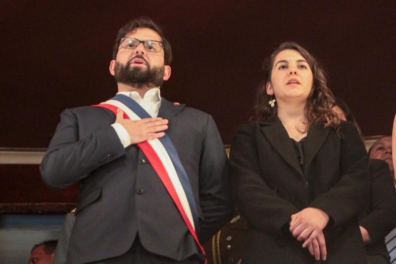 Agencia Uno- Presidente Gabriel Boric tuvo a su primera hija junto a su pareja Paula Carrasco