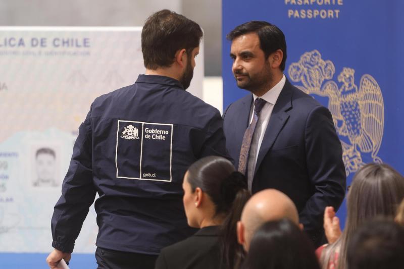 Agencia Uno - Presidente Boric y ministro Gajardo
