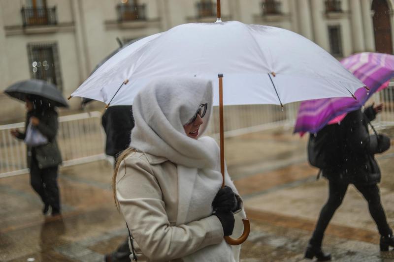 Agencia Uno - Michelle Adam advierte sobre condición que podría dejar lluvias este miércoles y el fin de semana en Santiago