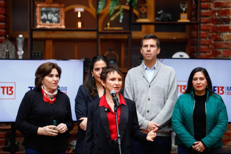 Aton- Alcaldes Claudio Castro y JKarina Delfino son parte del equipo de trabajo de Tohá