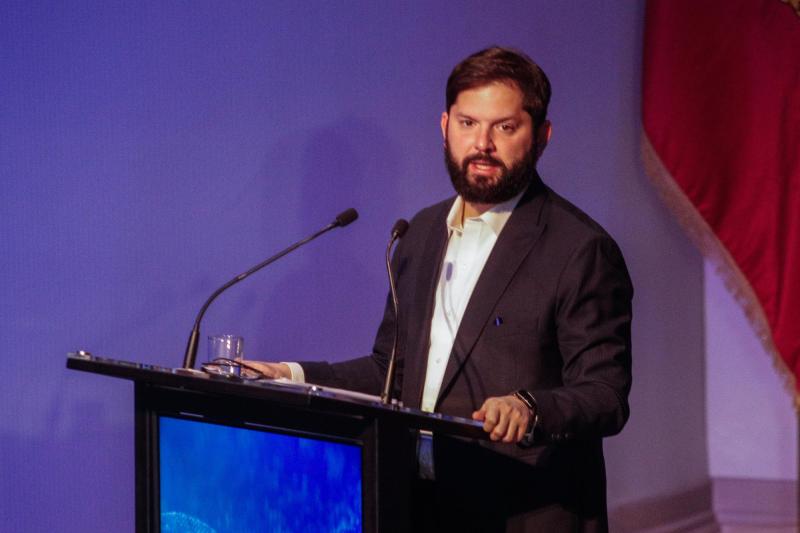 Las reacciones políticas a la publicación del presidente Boric por ataque estadounidense a Irán - Agencia Uno
