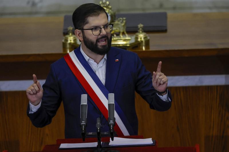 Aton - Presidente Boric responde a cuestionamiento por cambios en Punta Peuco