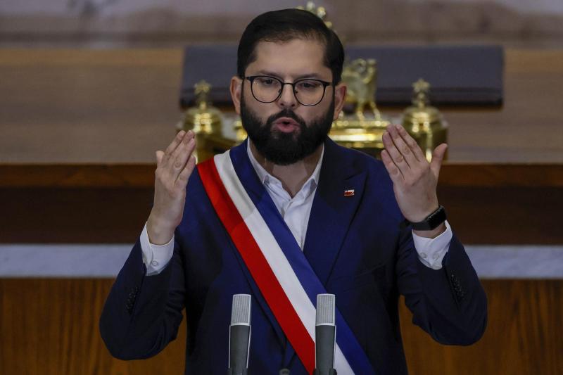 Aton- Presidente Boric anunció plan para diversificar importaciones para defensa