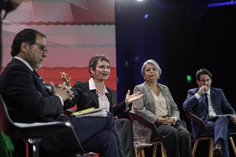 Aton- Carolina Tohá cuestionó "firmeza" de candidatos oficialistas en materia de seguridad