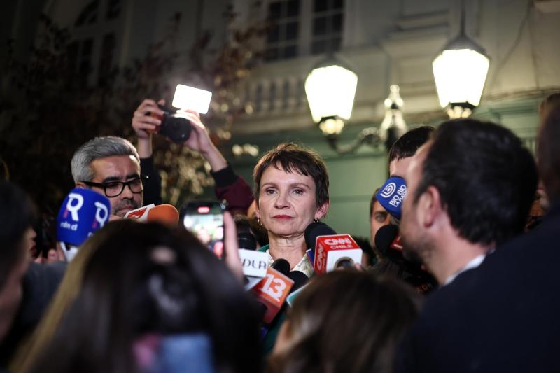 Aton- Tohá reconoció su derrota y entregó apoyo a Jara