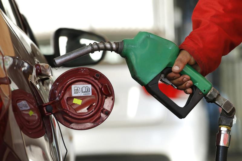 Aton- Ministro Marcel advirtió alza de precios de combustibles