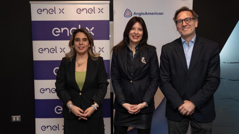 Autoridades firman convenio de calefactores - Cedida