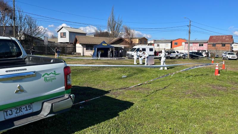 T13 - PDI investiga hallazgo de cuerpo en carro de supermercado en Hualpén