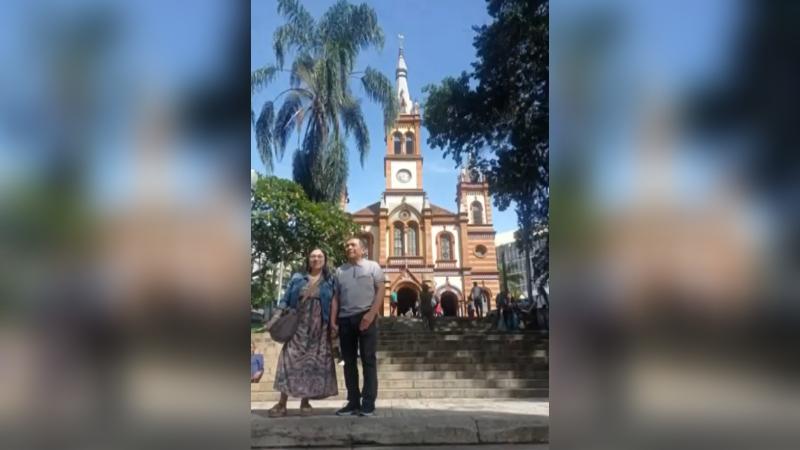 Canal 13 - Aniversario en Brasil se convirtió en deuda impagable para matrimonio chileno