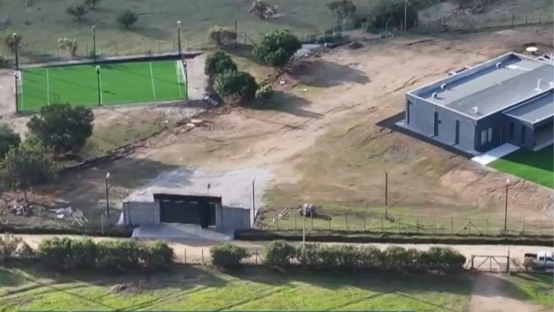 T13 - La lujosa propiedad que estaba construyendo el exfuncionario vincualdo a la "mafia municipal" de Maipú