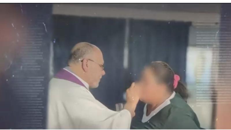 T13 - Los audios que enviaba sacerdote de Los Andes a fiel que lo acusó de "abuso de conciencia"