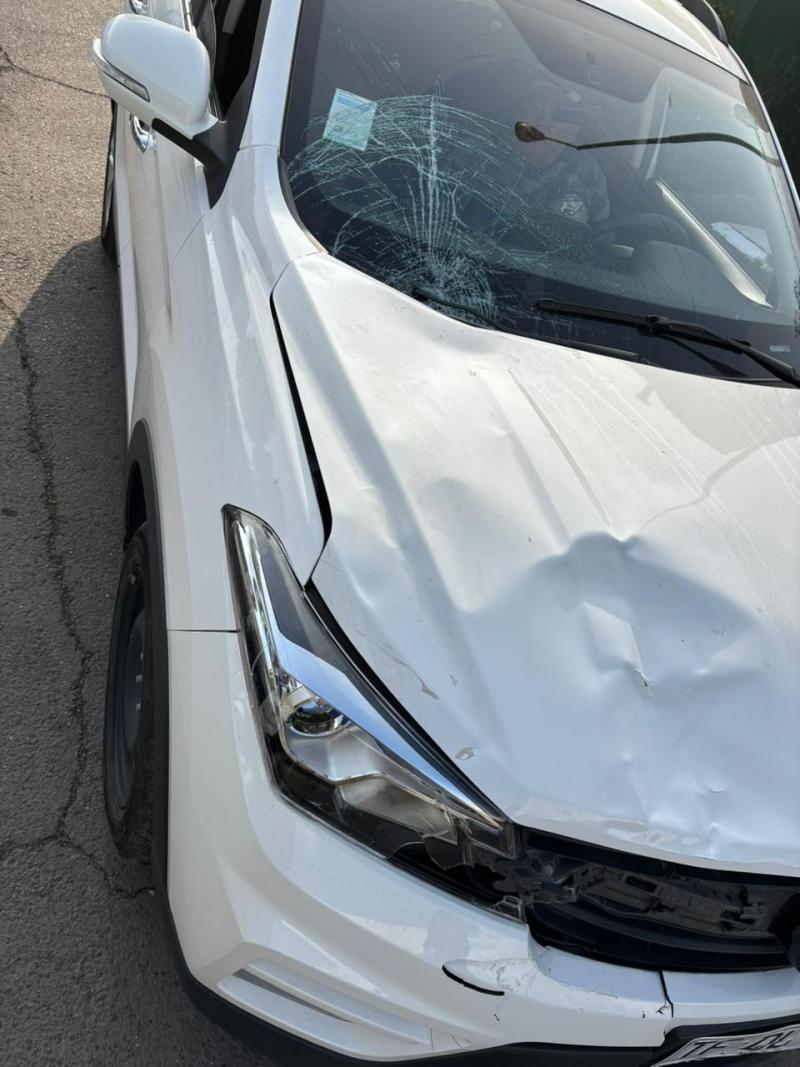 Auto que atropelló a ciclista - Cedida